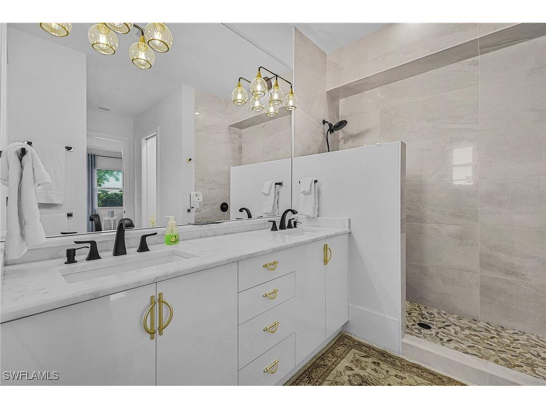 2499 Pine Street Naples FL 34112 225085000 image10
