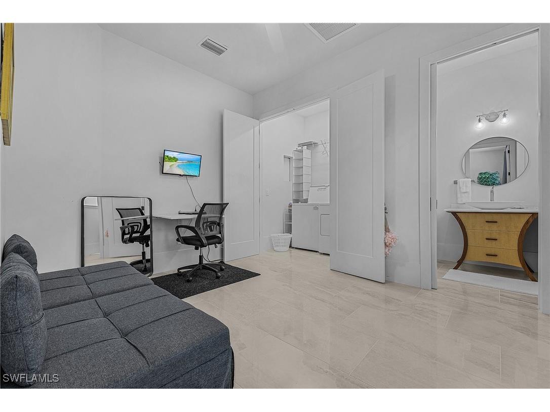 2499 Pine Street Naples FL 34112 225085000 image11