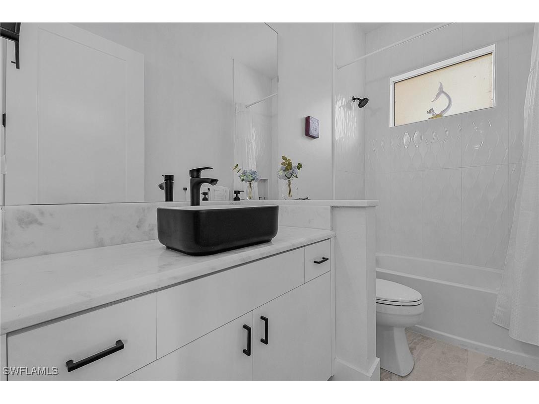 2499 Pine Street Naples FL 34112 225085000 image14