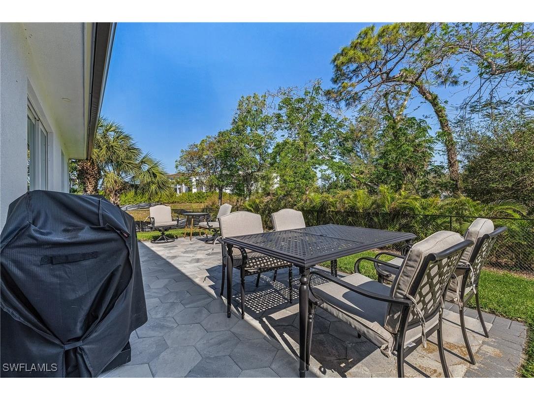 2499 Pine Street Naples FL 34112 225085000 image17