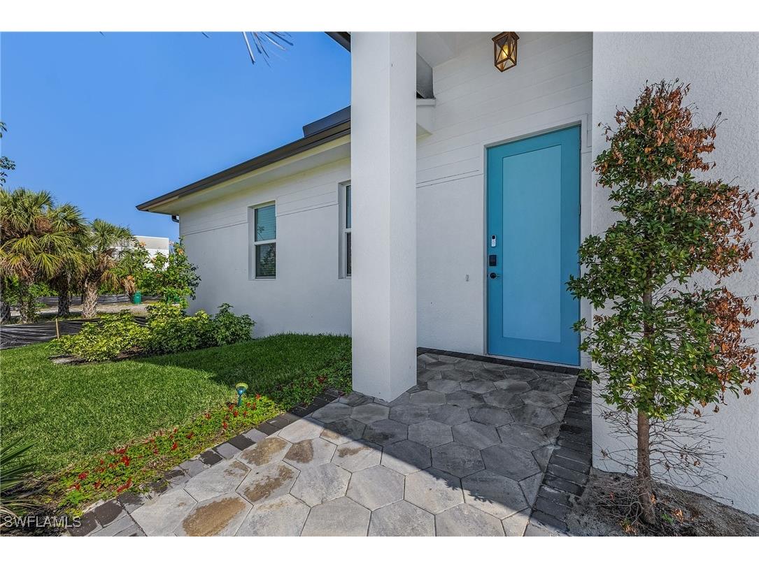2499 Pine Street Naples FL 34112 225085000 image20