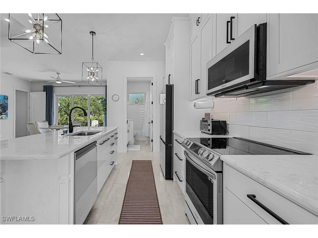 2499 Pine Street Naples FL 34112 225085000 image3