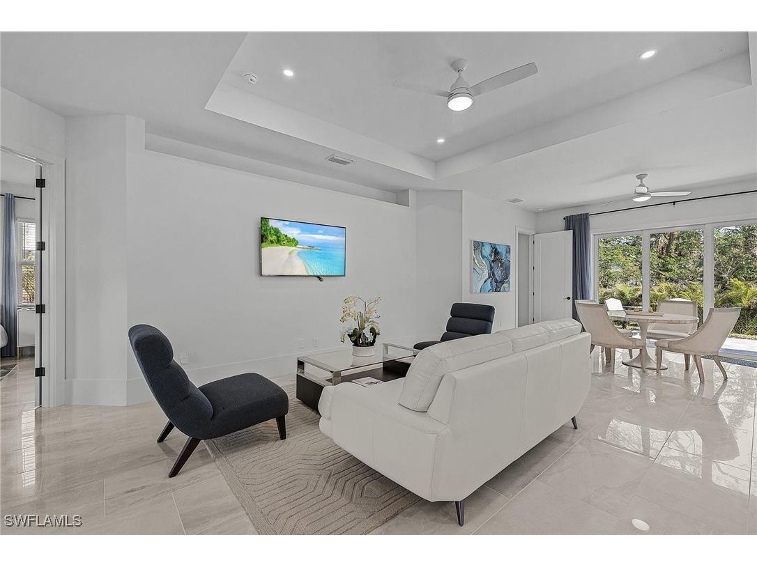 2499 Pine Street Naples FL 34112 225085000 image5