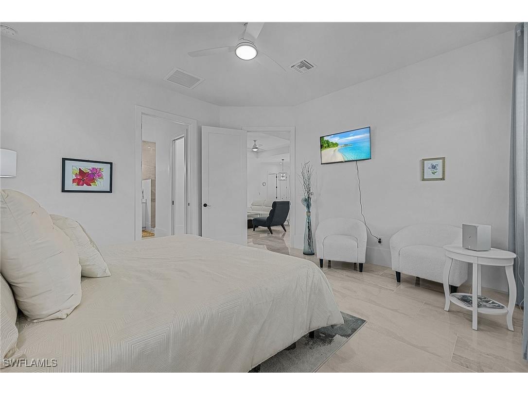 2499 Pine Street Naples FL 34112 225085000 image9