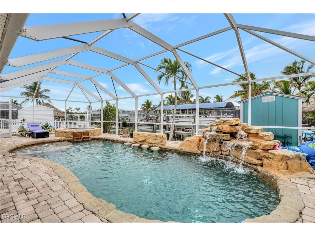 2499 Sapodilla Lane Saint James City FL 33956 2025021790 image1