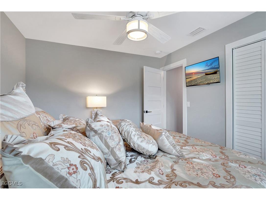 2499 Sapodilla Lane Saint James City FL 33956 2025021790 image25