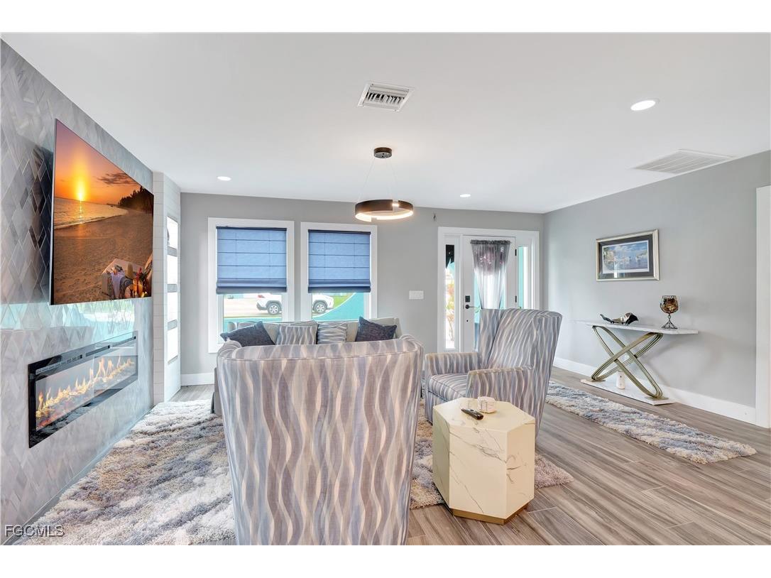 2499 Sapodilla Lane Saint James City FL 33956 2025021790 image5