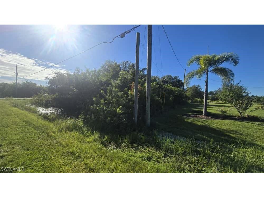 24TH Avenue NE Naples FL 34120 225072147 image2