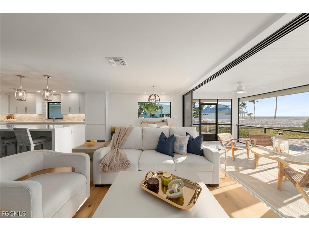 25 Beach Homes Captiva FL 33924 2026007634 image1