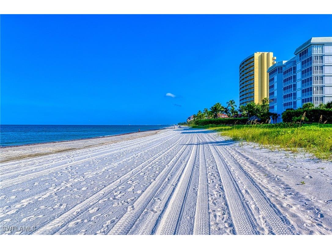 25 Bluebill Avenue #403 Naples FL 34108 225068407 image39