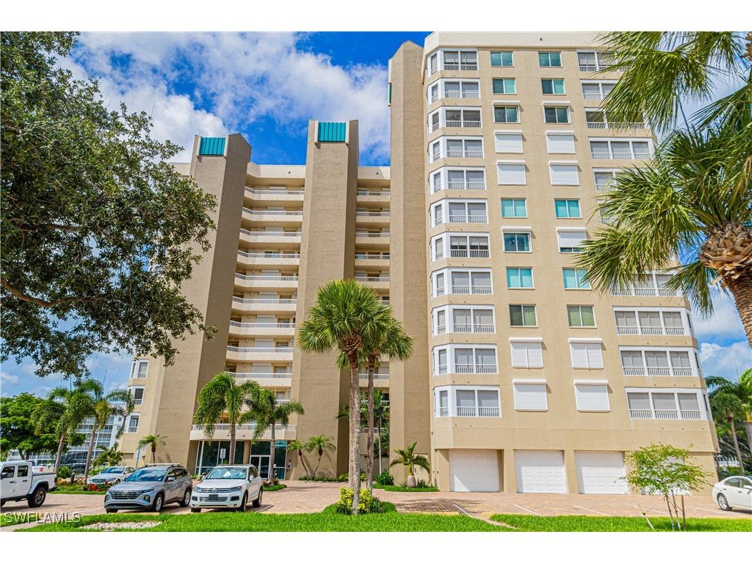 25 Bluebill Avenue #301 Naples FL 34108 225067341 image34