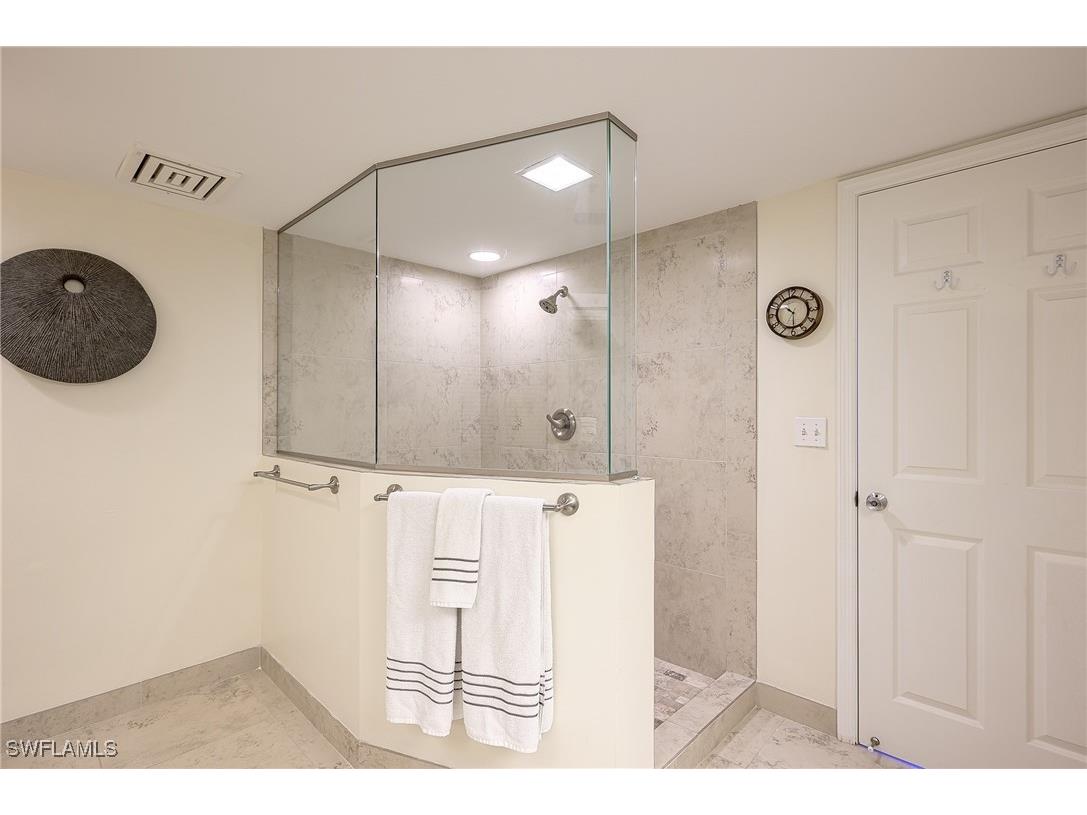 25 Bluebill Avenue #403 Naples FL 34108 225068407 image19