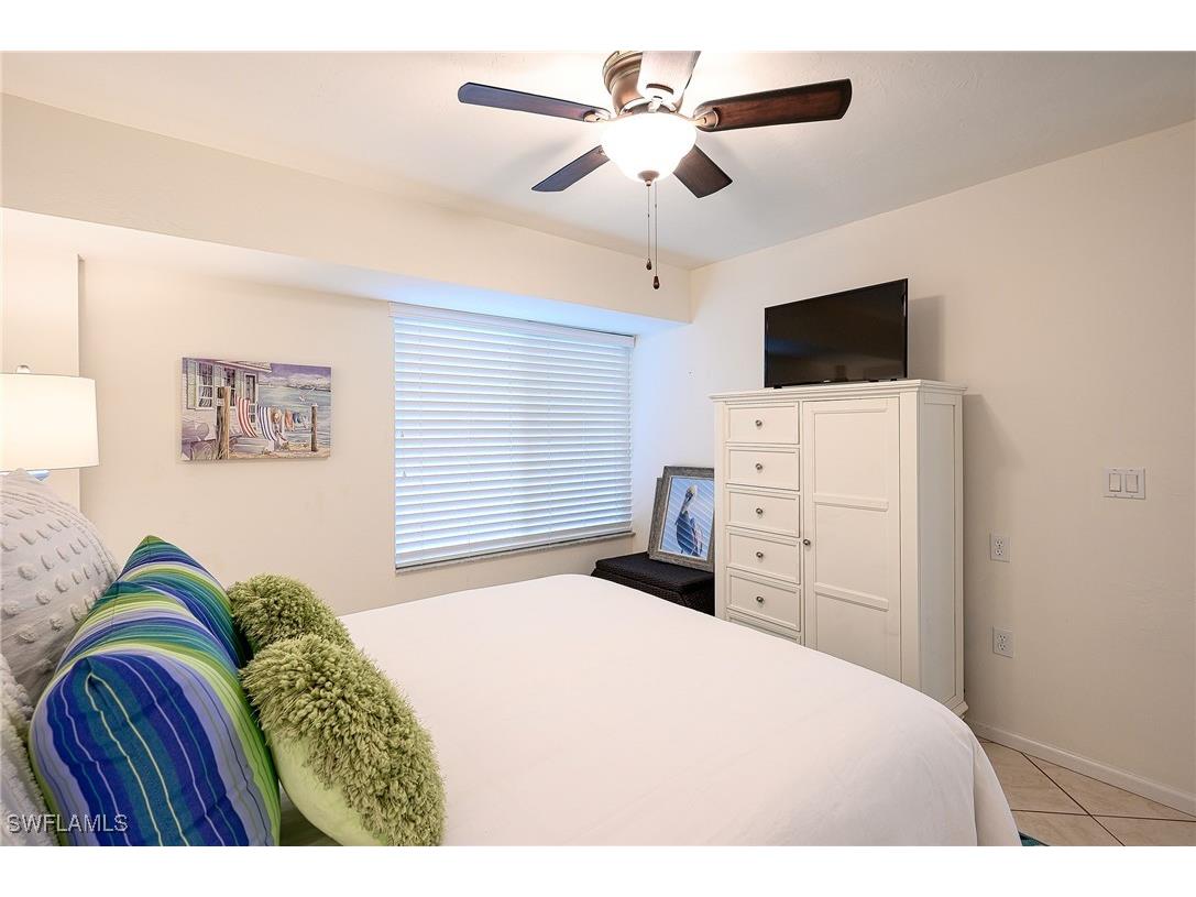 25 Bluebill Avenue #403 Naples FL 34108 225068407 image27