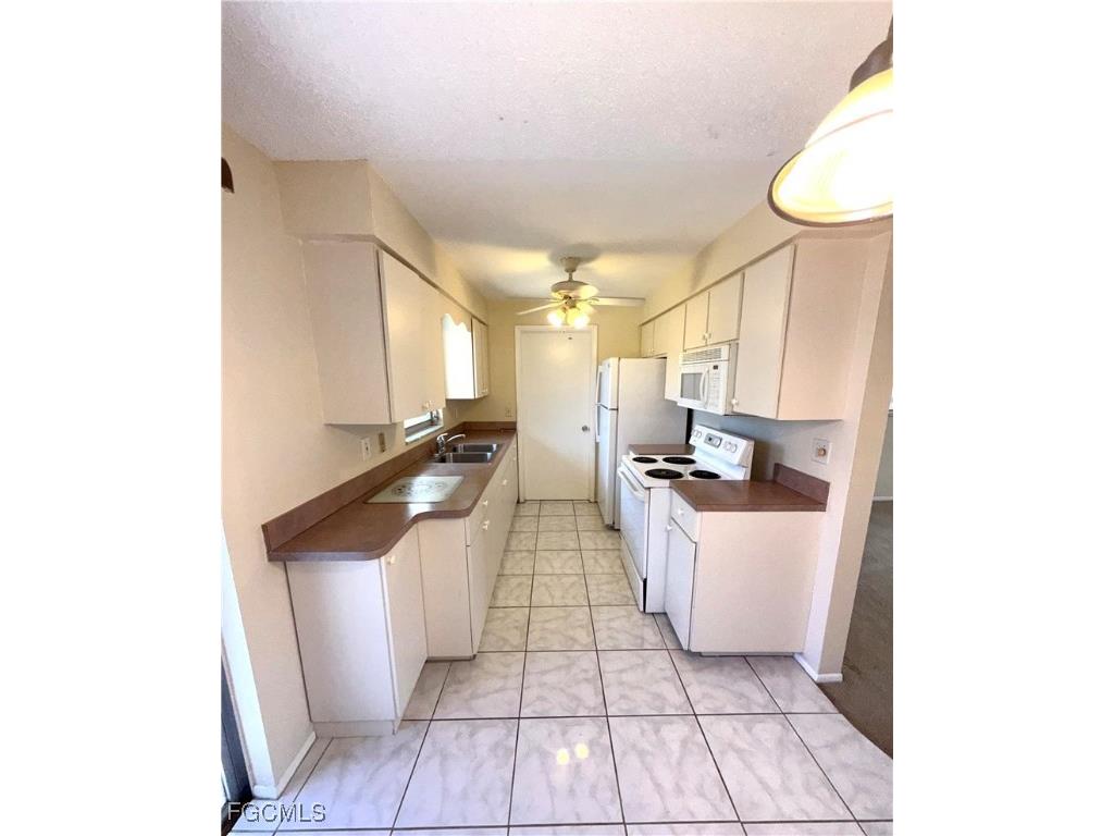 25 Castlebar Circle Fort Myers FL 33905 2025021744 image5