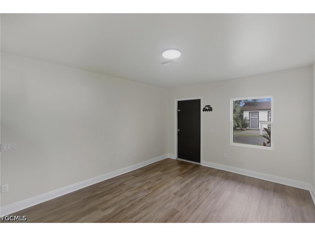 25 Cypress Street North Fort Myers FL 33903 2026016511 image8