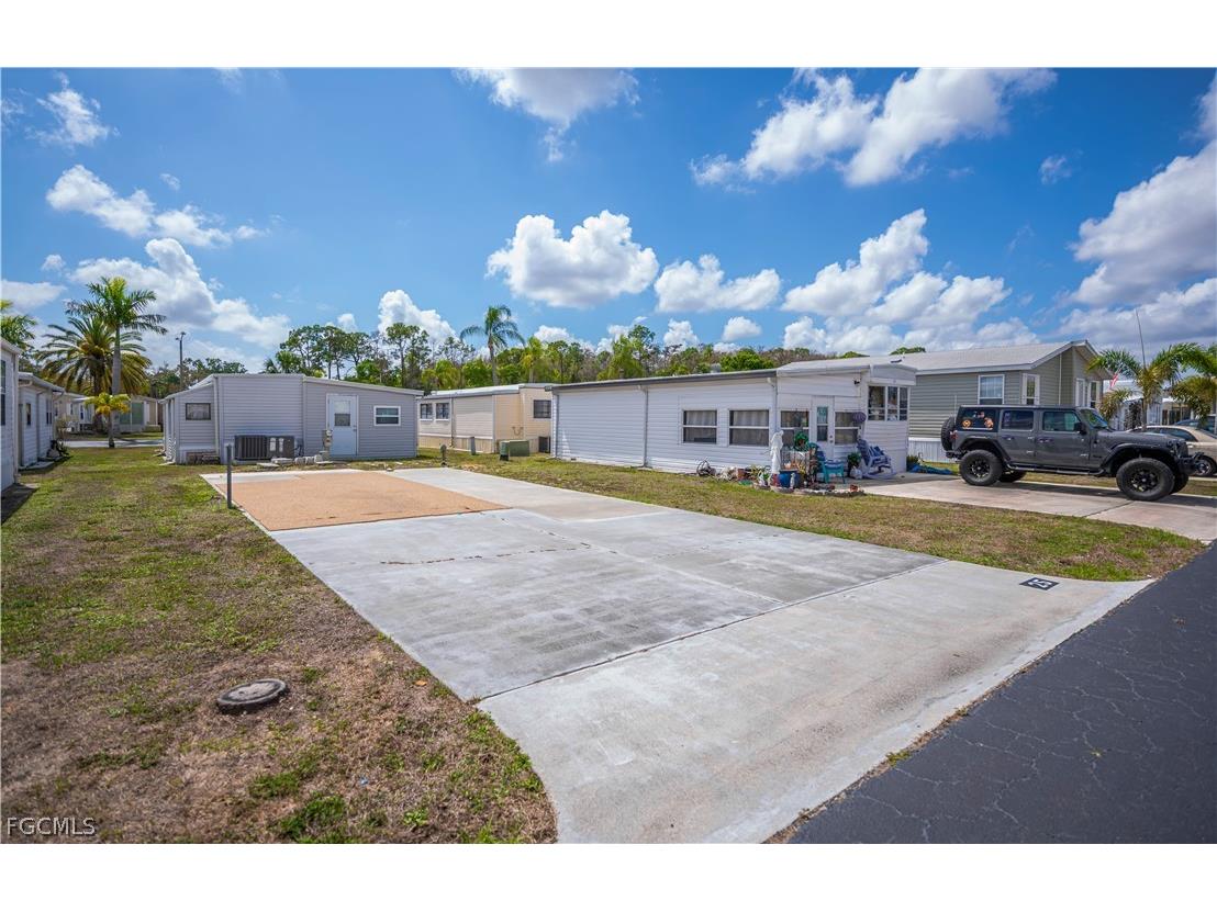 25 La Fonda Lane North Fort Myers FL 33903 2026012693 image2