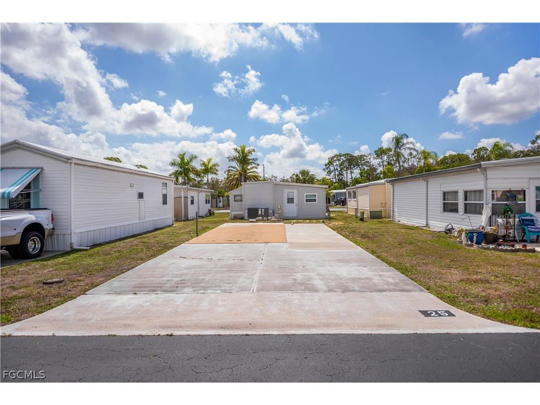 25 La Fonda Lane North Fort Myers FL 33903 2026012693 image3
