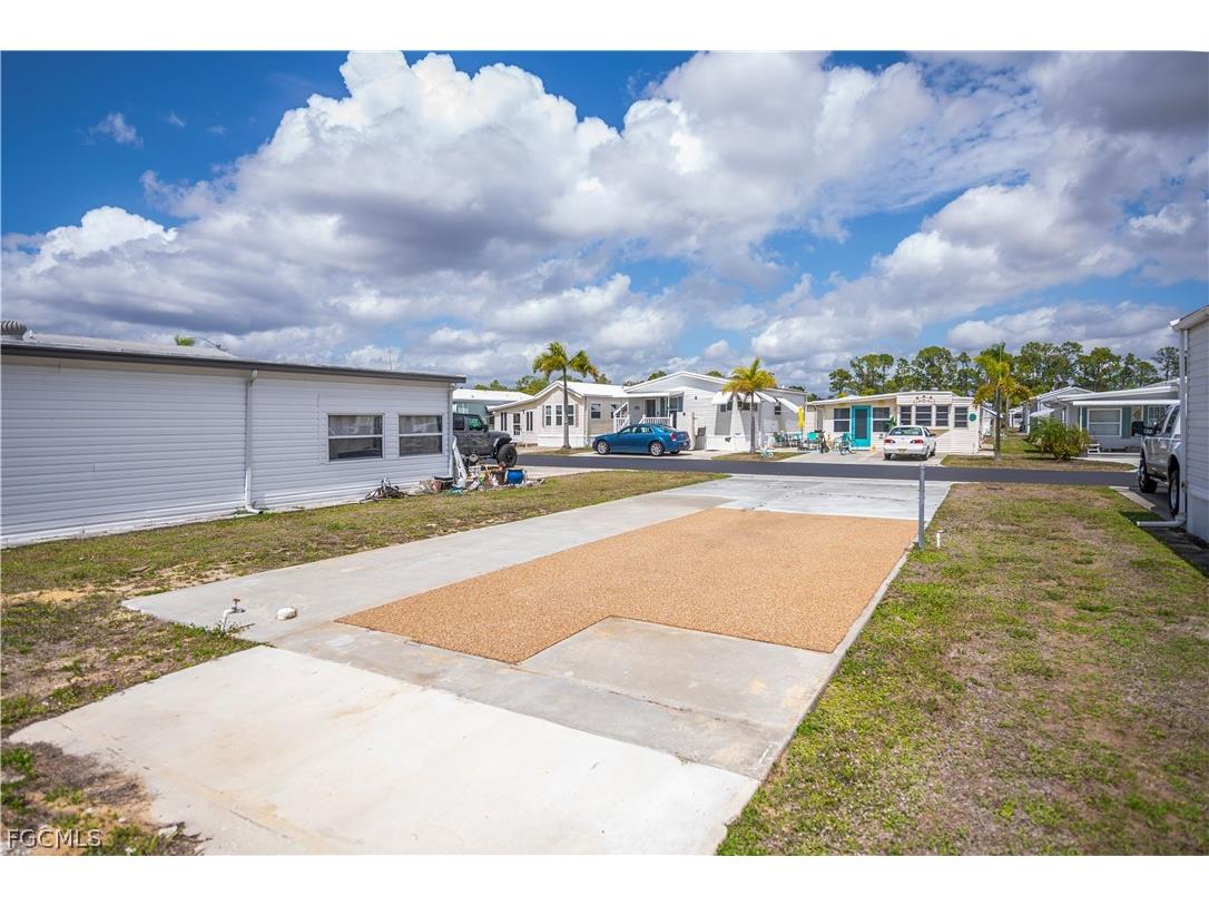 25 La Fonda Lane North Fort Myers FL 33903 2026012693 image4