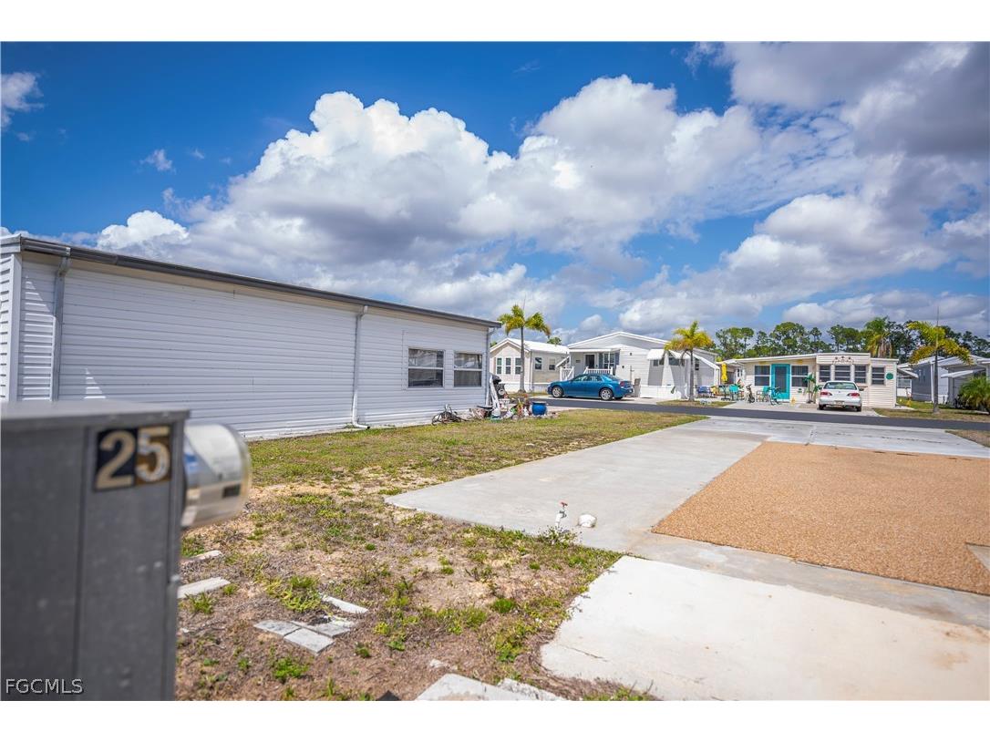 25 La Fonda Lane North Fort Myers FL 33903 2026012693 image6