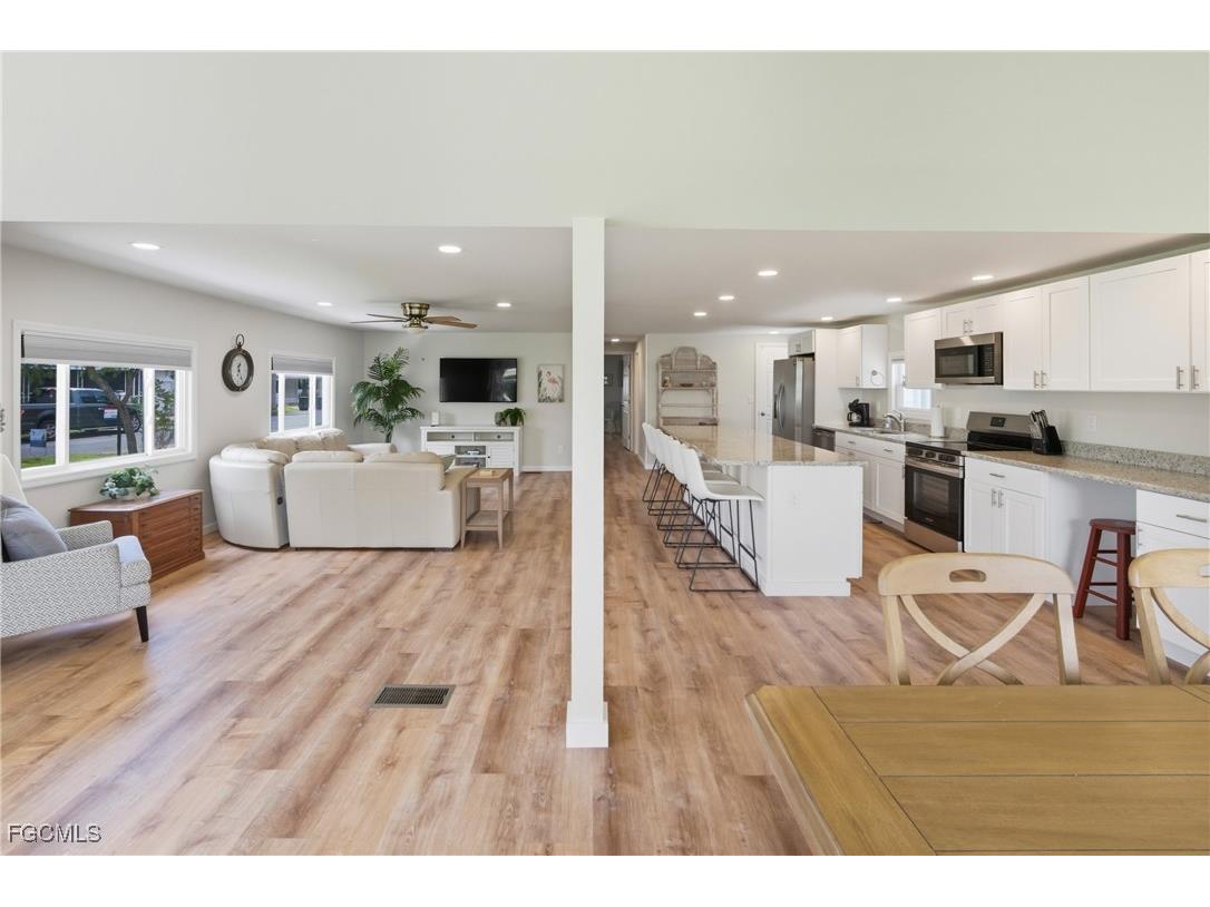 25 W Hampton Drive Fort Myers FL 33908 2025012209 image12