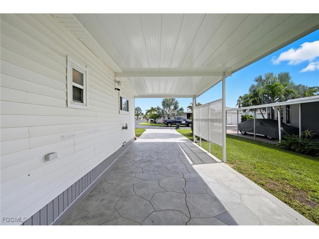 25 W Hampton Drive Fort Myers FL 33908 2025012209 image5