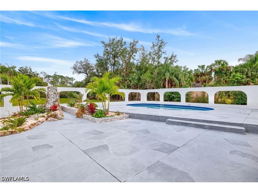 250 19th Street NW Naples FL 34120 226015325 image18