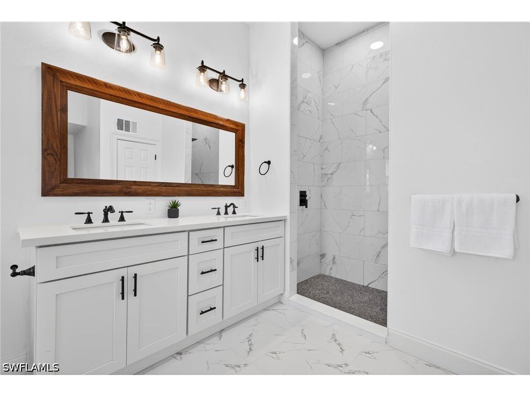 250 19th Street NW Naples FL 34120 226015325 image22