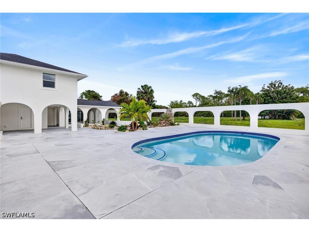 250 19th Street NW Naples FL 34120 226015325 image4