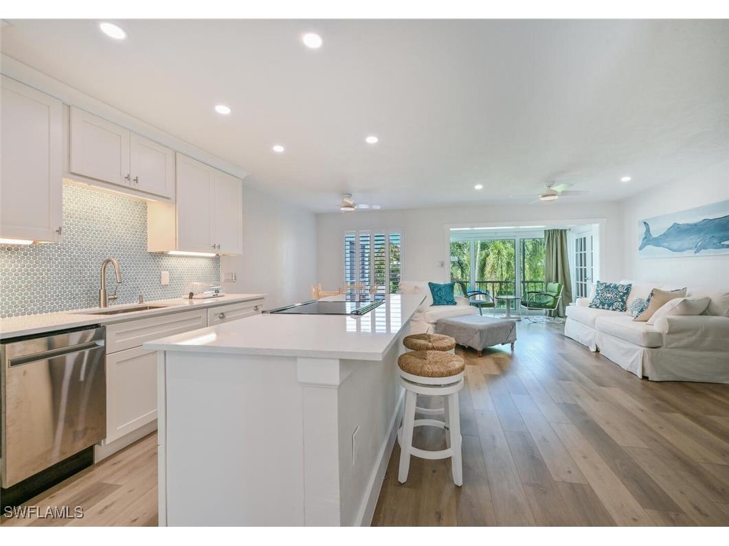 250 7th Avenue S #202 Naples FL 34102 225068976 image10