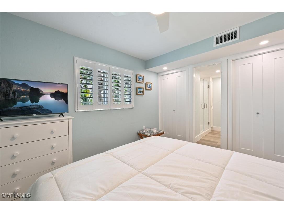250 7th Avenue S #202 Naples FL 34102 225068976 image17