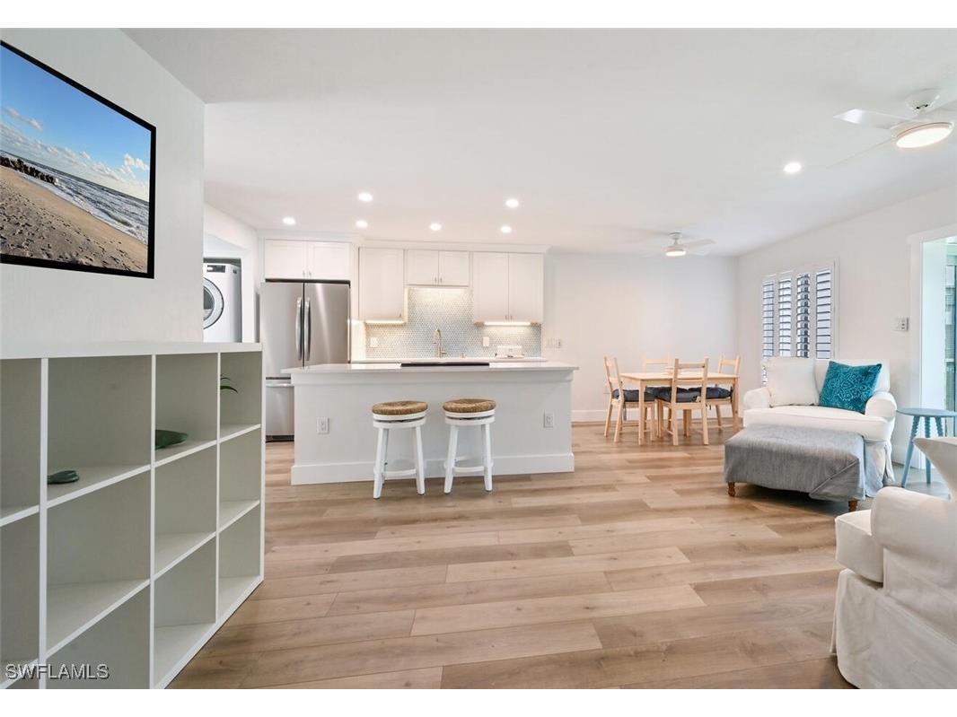 250 7th Avenue S #202 Naples FL 34102 225068976 image3