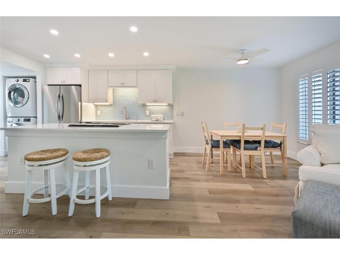 250 7th Avenue S #202 Naples FL 34102 225068976 image7