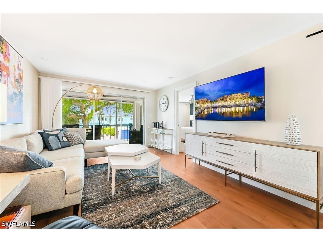 250 7th Avenue S #207 Naples FL 34102 226022890 image1
