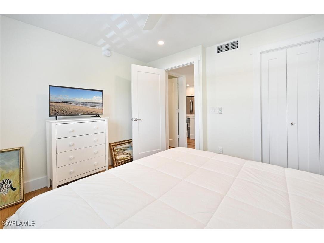 250 7th Avenue S #301 Naples FL 34102 225068977 image13