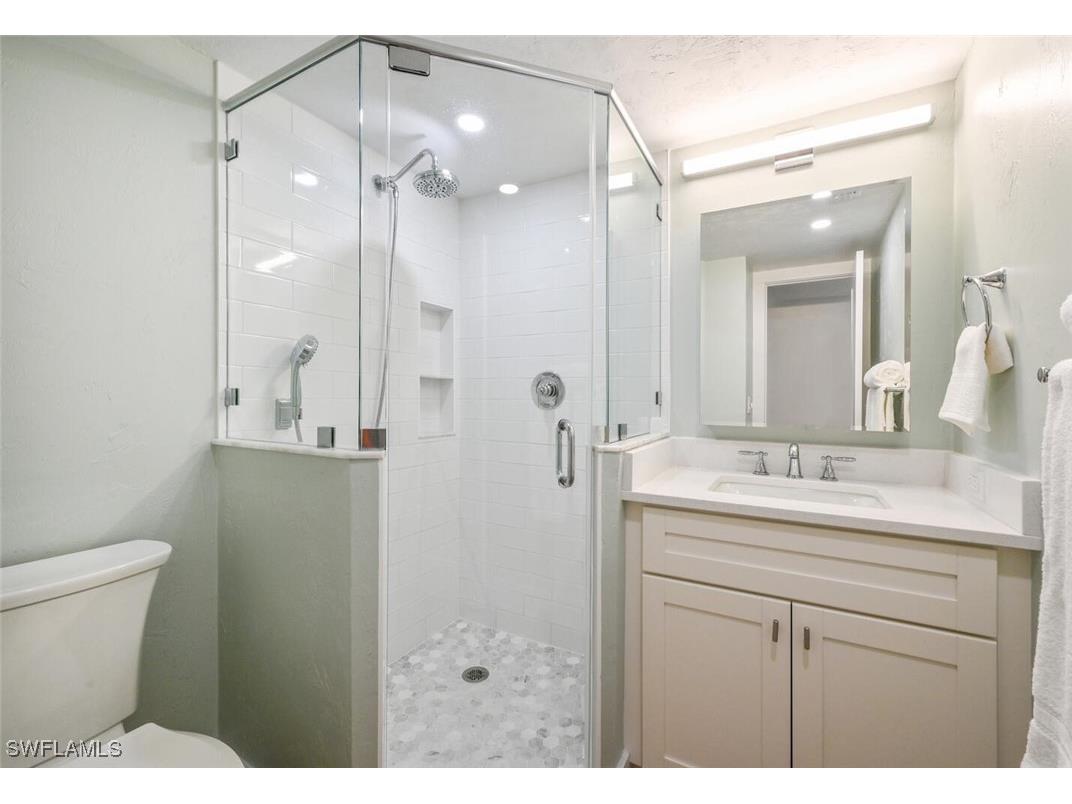 250 7th Avenue S #301 Naples FL 34102 225068977 image14