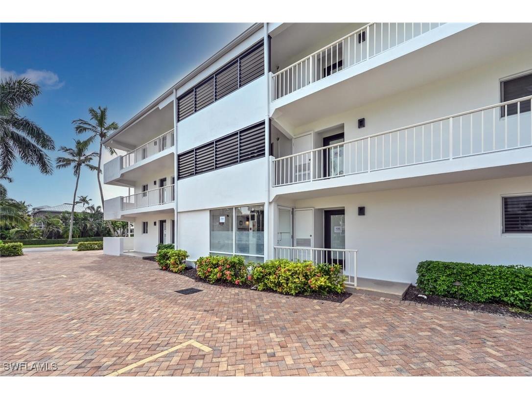 250 7th Avenue S #301 Naples FL 34102 225068977 image16