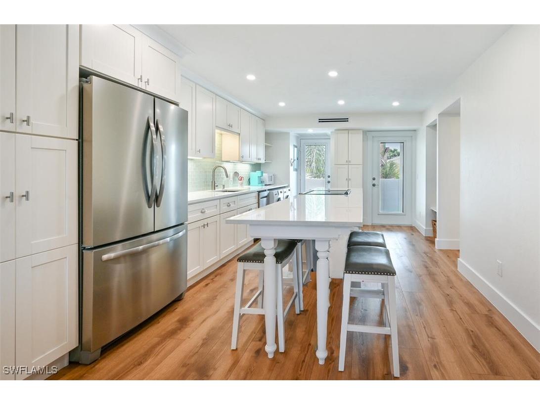 250 7th Avenue S #301 Naples FL 34102 225068977 image7