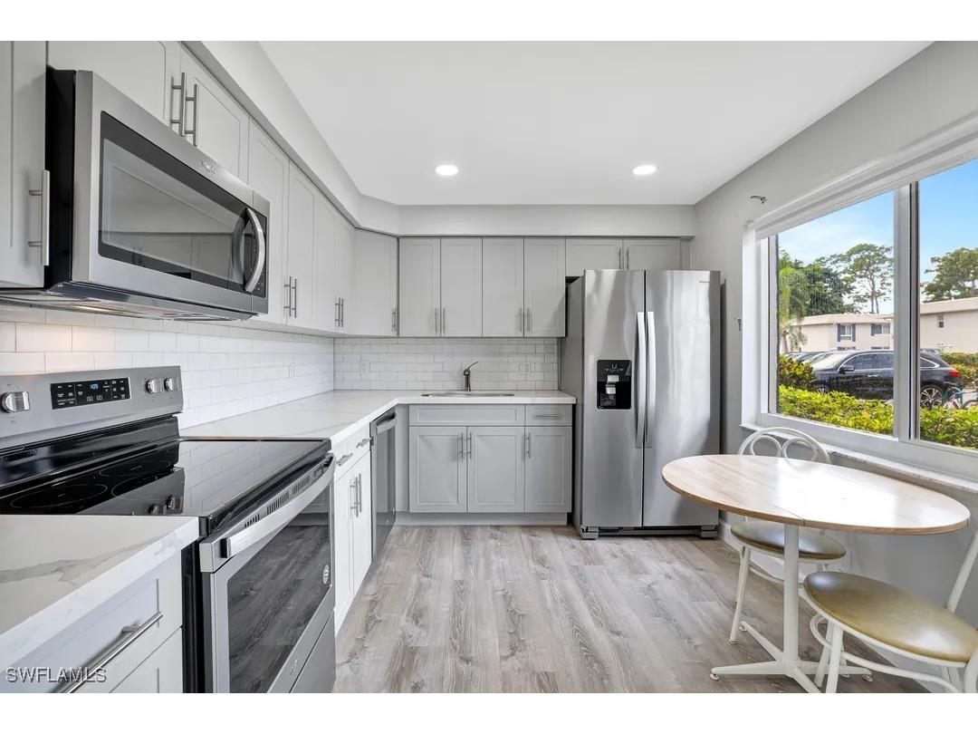 250 Candycane Lane #1013 Naples FL 34112 225078665 image1