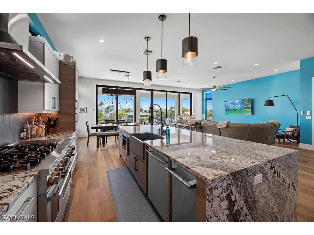 250 Crescent Street Fort Myers Beach FL 33931 224047887 image11