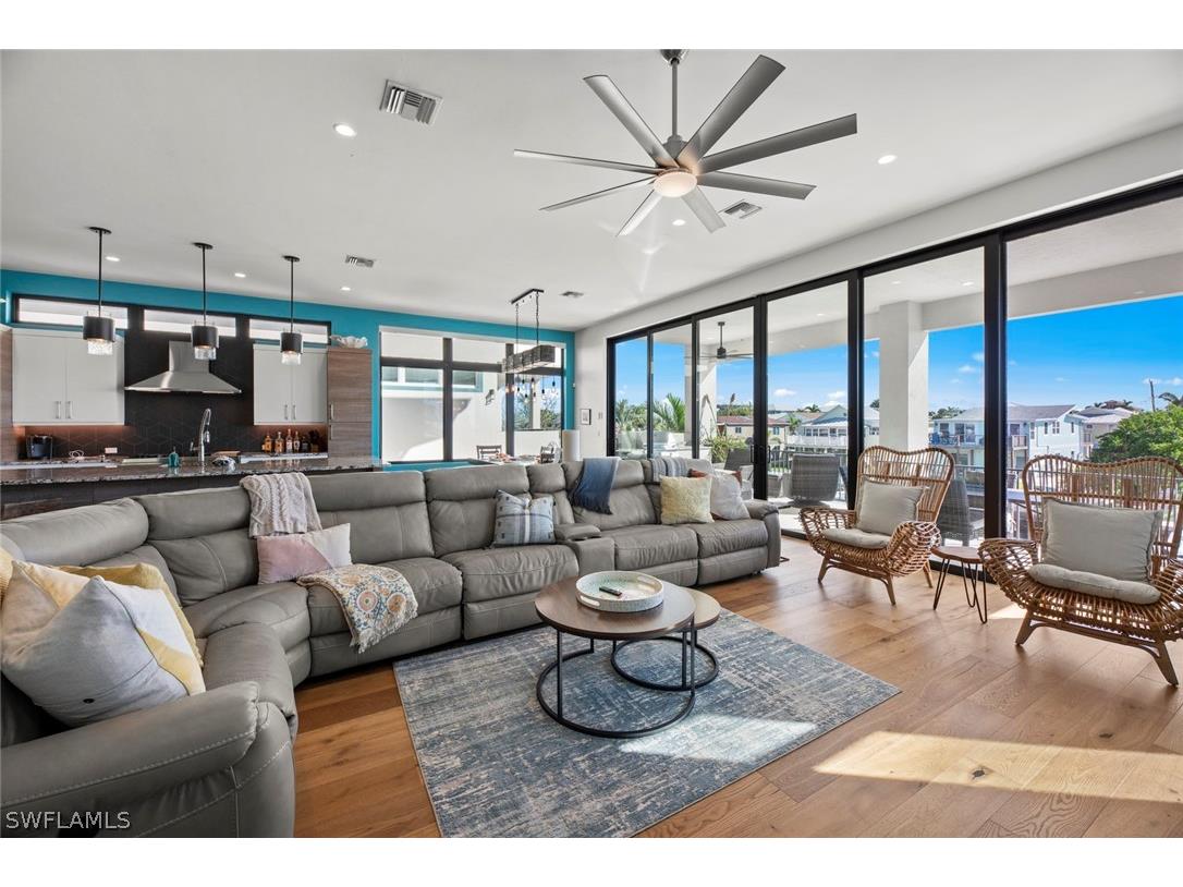 250 Crescent Street Fort Myers Beach FL 33931 224047887 image7