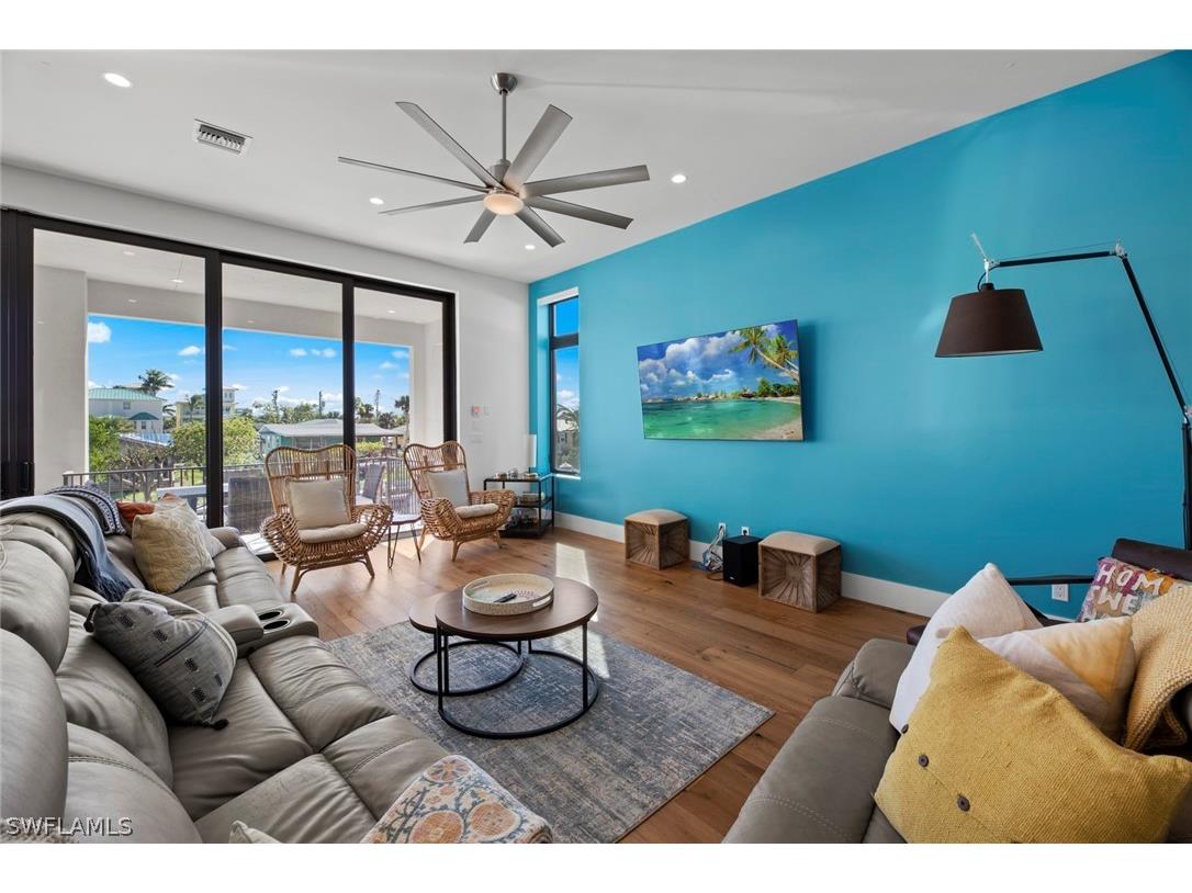 250 Crescent Street Fort Myers Beach FL 33931 224047887 image8