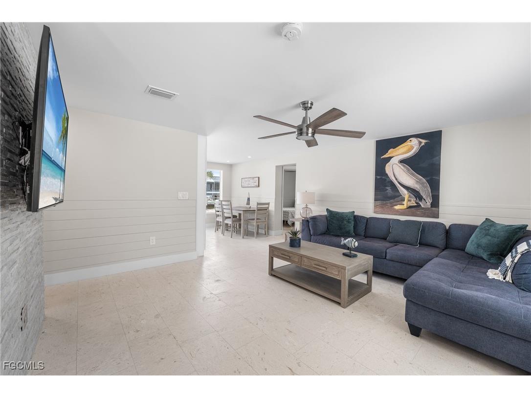 250 Donora Boulevard Fort Myers Beach FL 33931 2025019466 image14