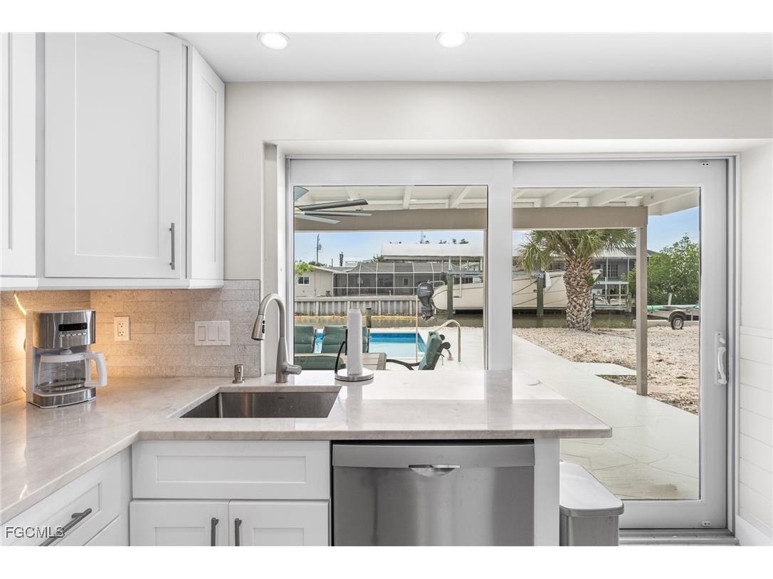 250 Donora Boulevard Fort Myers Beach FL 33931 2025019466 image17