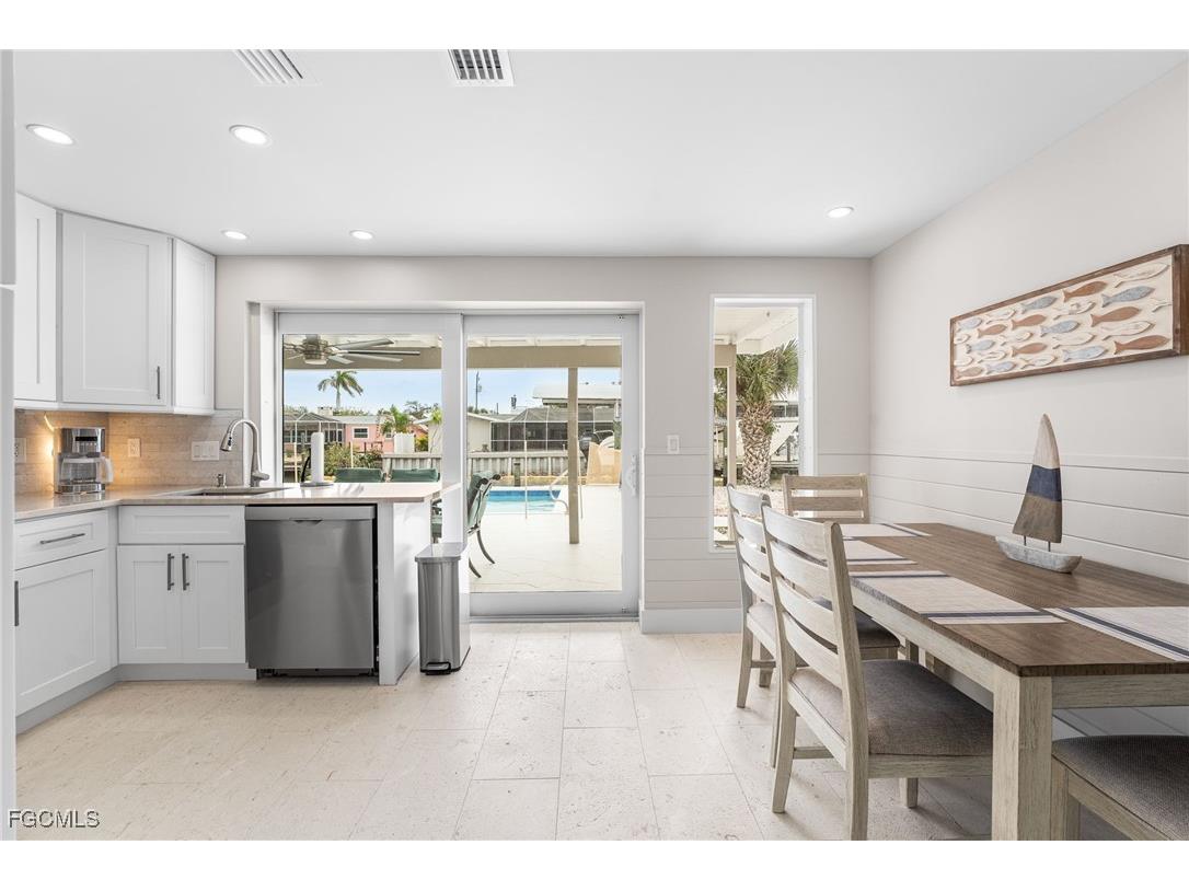 250 Donora Boulevard Fort Myers Beach FL 33931 2025019466 image18