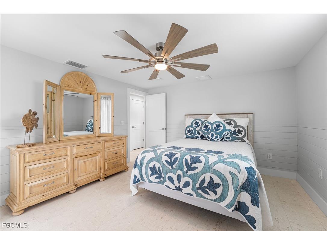 250 Donora Boulevard Fort Myers Beach FL 33931 2025019466 image21