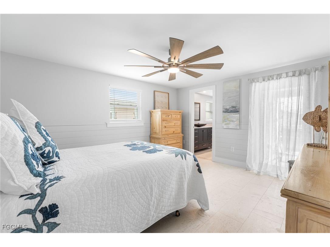 250 Donora Boulevard Fort Myers Beach FL 33931 2025019466 image22