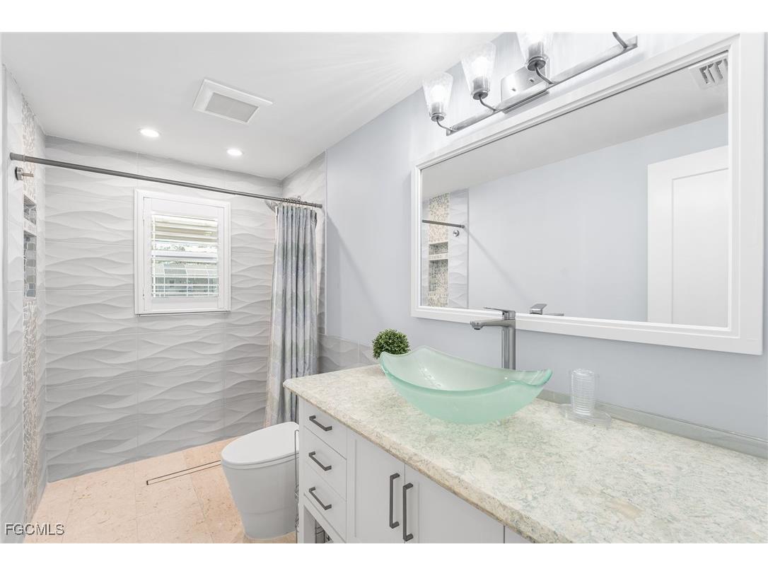 250 Donora Boulevard Fort Myers Beach FL 33931 2025019466 image28