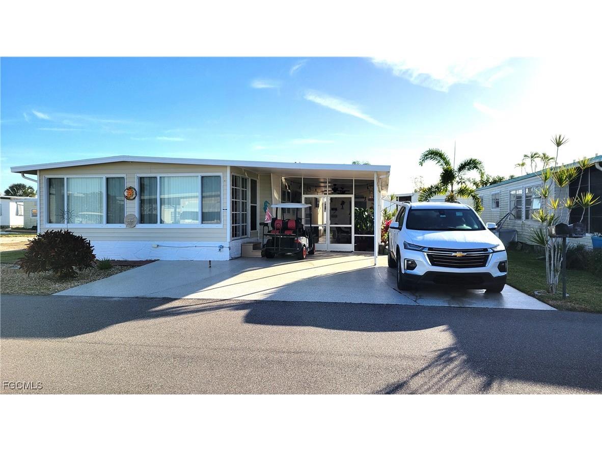 250 Hamlin Drive Fort Myers FL 33905 2025005506 image1