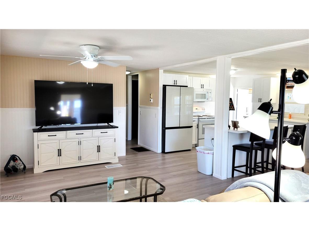 250 Hamlin Drive Fort Myers FL 33905 2025005506 image8