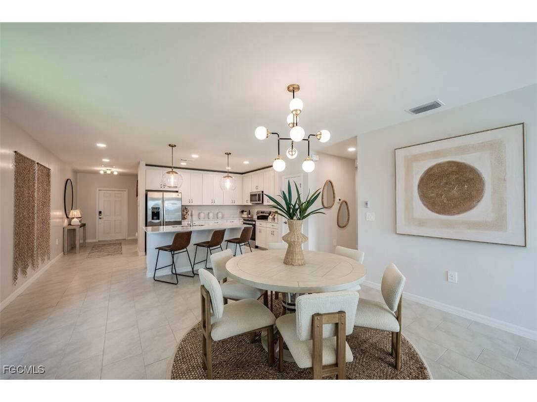 250 Lakeside Breeze Way Lehigh Acres FL 33936 2025018103 image4